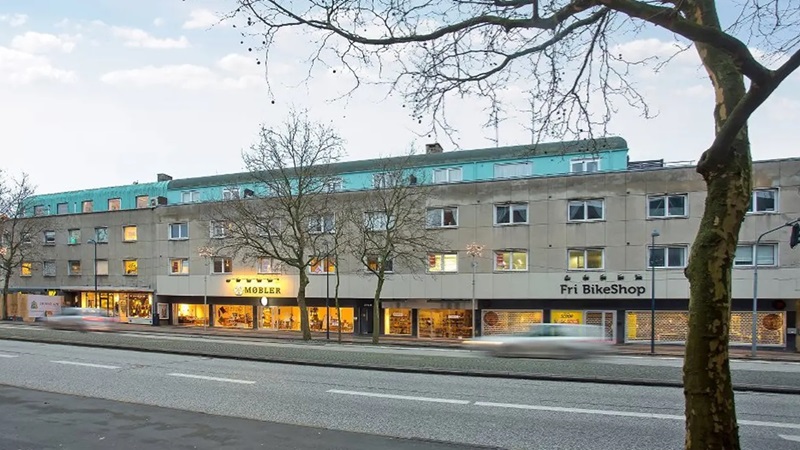 Foto af facaden på Klampenborgvej