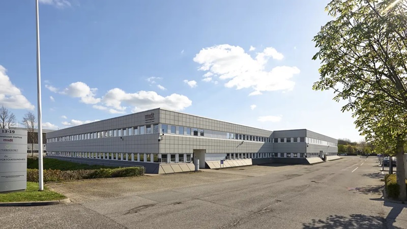 Foto af facaden på Oluf Palmes Allé 13-19