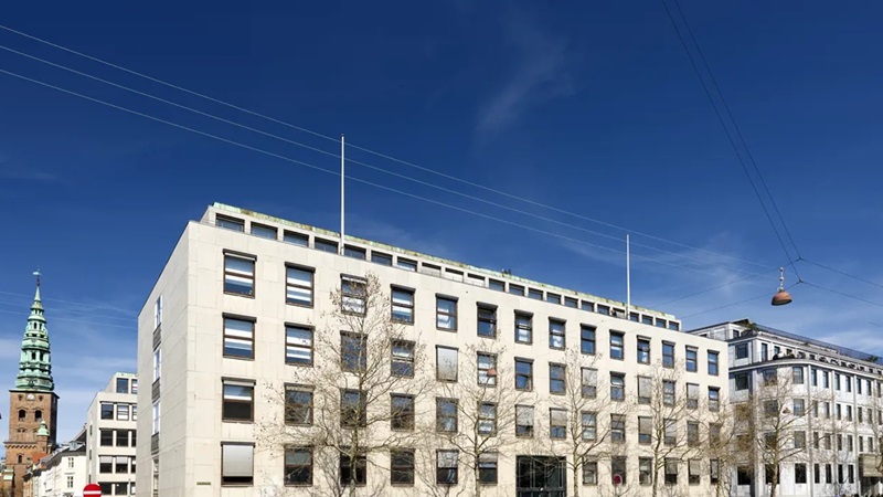 Foto af facaden på Holmens Kanal