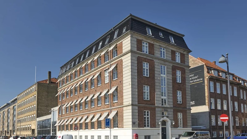 Foto af facaden på Kigkurren/Artillerivej