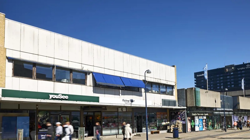 Foto af facaden på Klampenborgvej