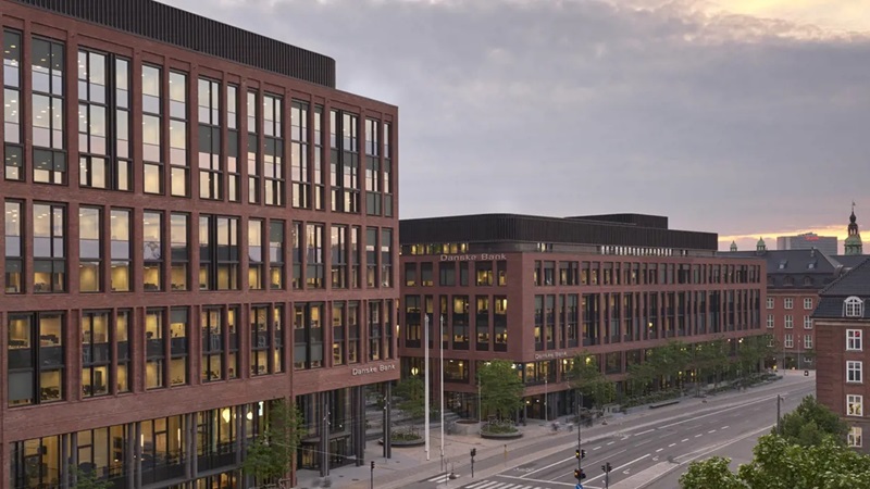 Foto af facaden på Postbyen - Danske Bank domicil